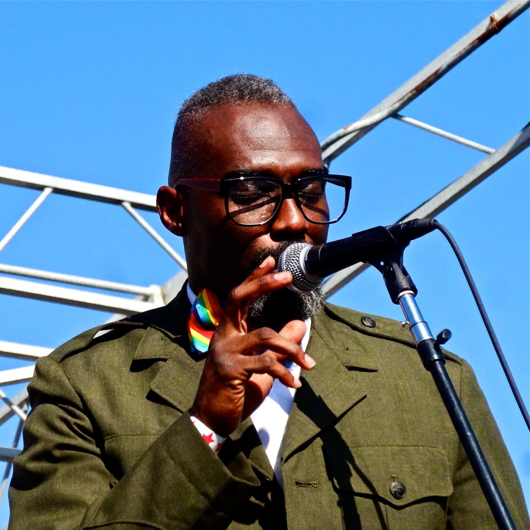 Myron of Myron & E at The Beach Ball Festival 9/21/13 [@methodman13]