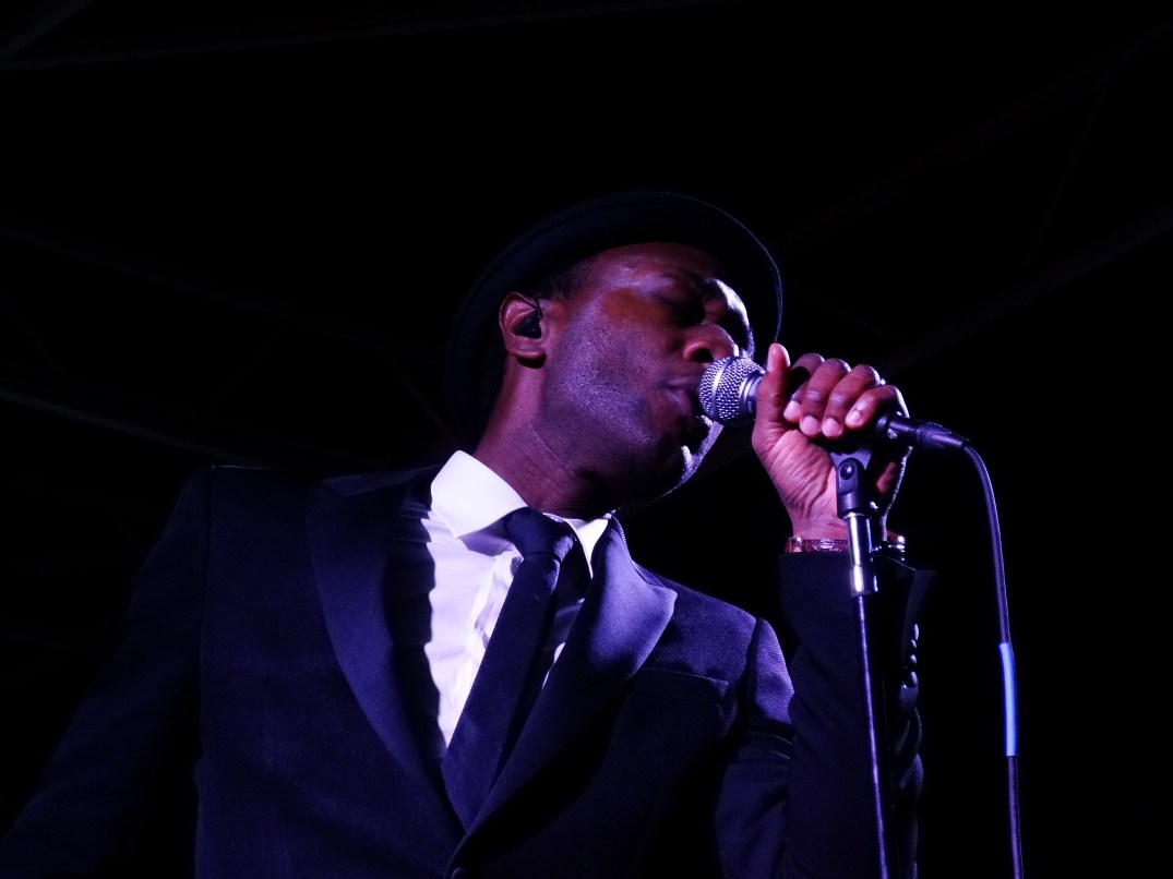 Aloe Blacc performing at The Beach Ball Festival 9/21/13 [ig: @methodman13]
