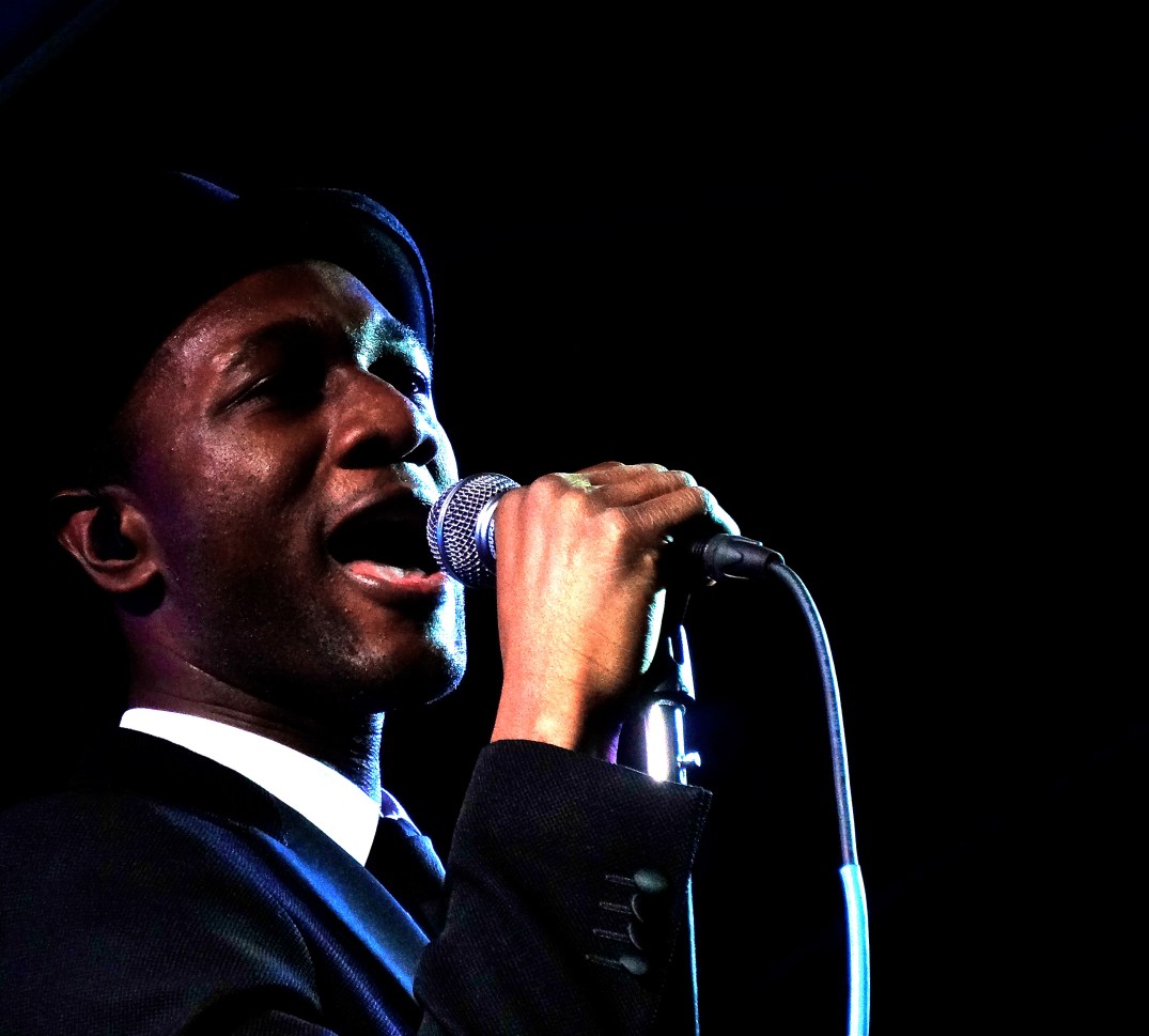Aloe Blacc performing at The Beach Ball Festival 9/21/13 [ig: @methodman13]